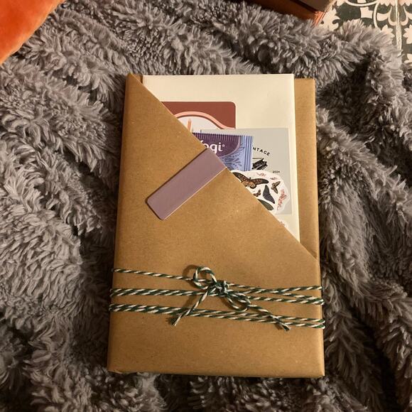 Blind Date with a Book - Mystery - Picture 2 of 2